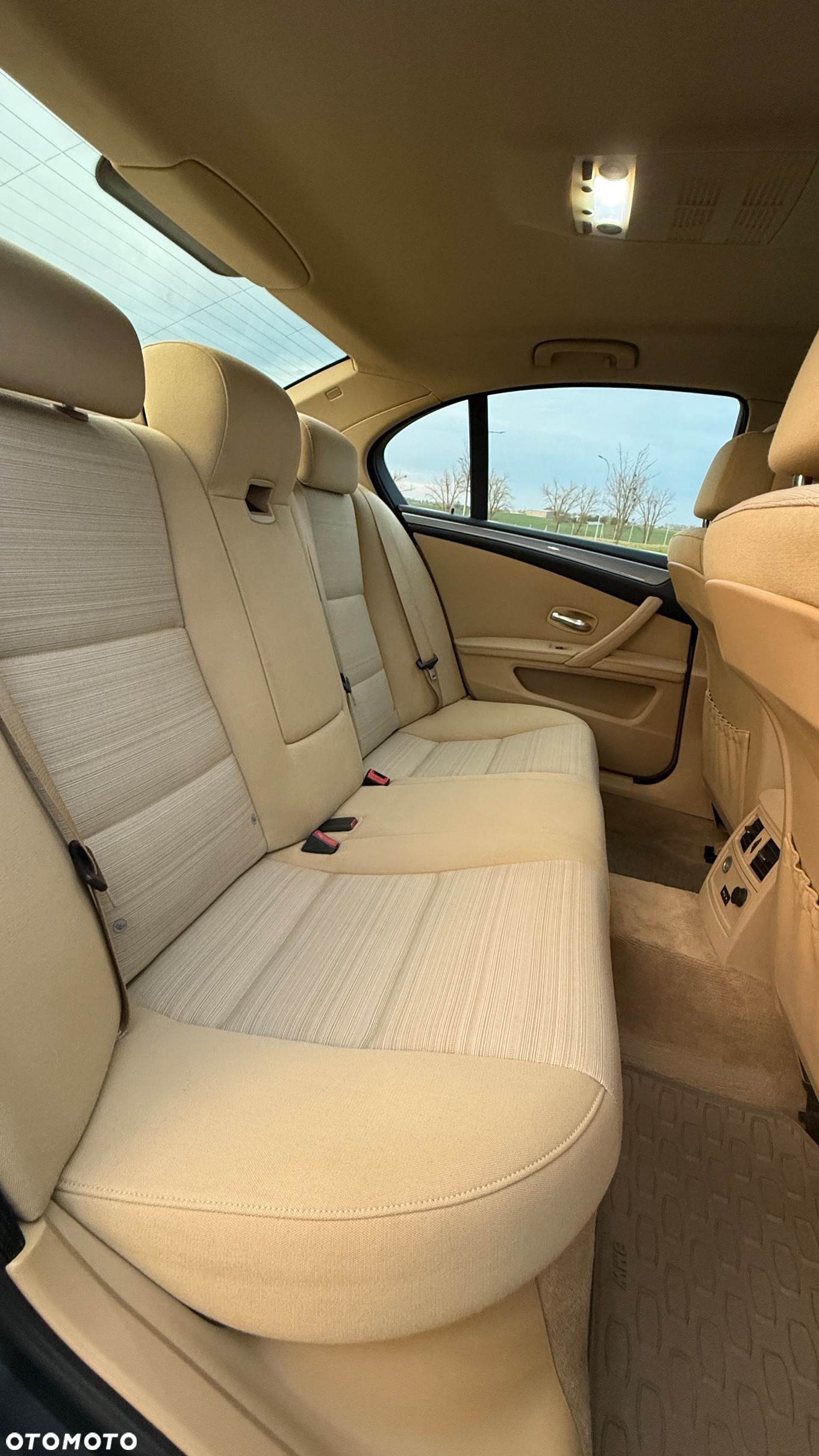 BMW Seria 5 520d - 14