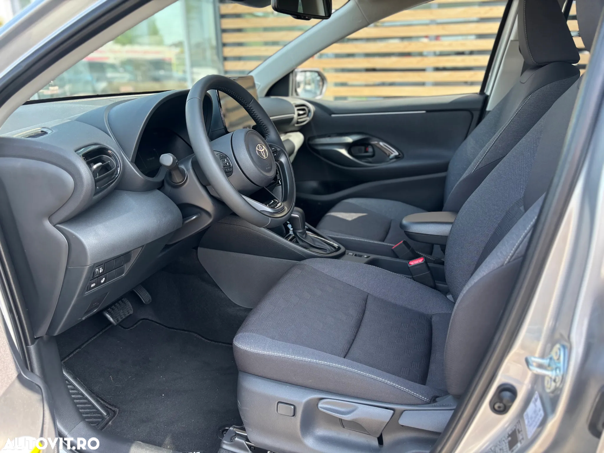 Toyota Yaris 1.5 VVT-i HSD Dynamic - 9