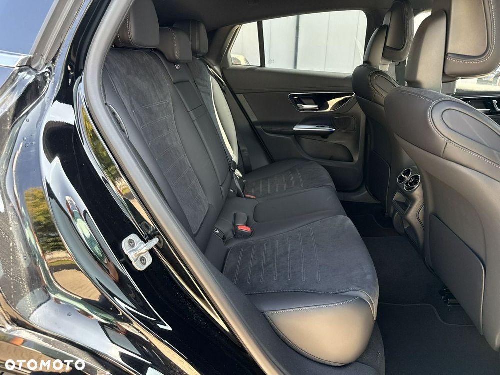 Mercedes-Benz GLC 220 d 4Matic 9G-TRONIC AMG Line Advanced - 19