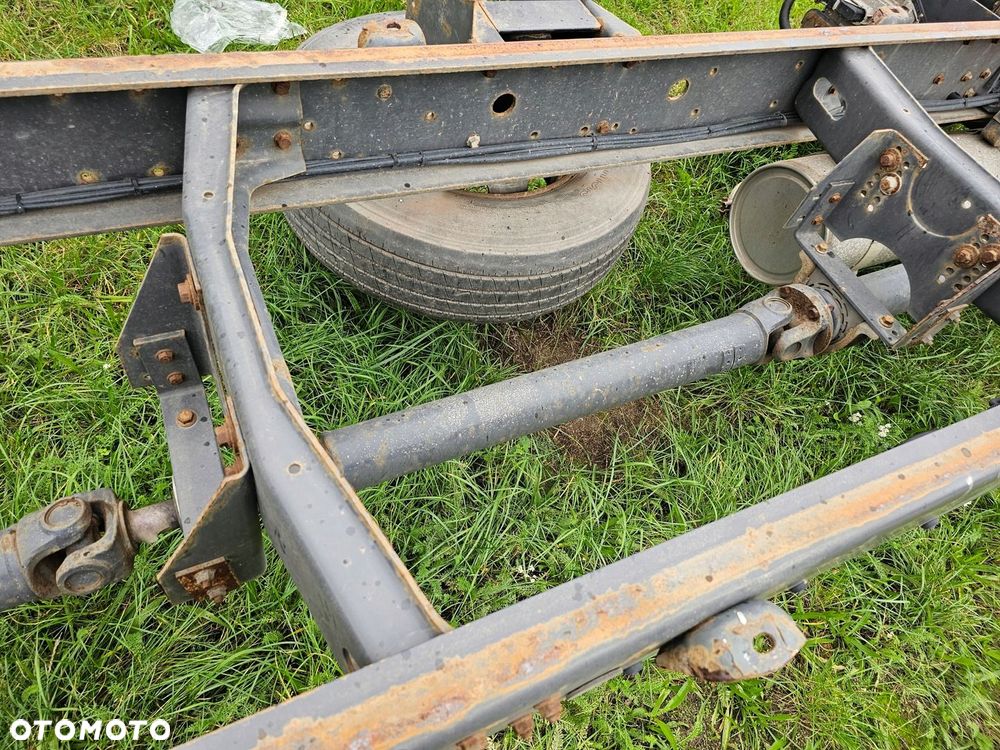 WAŁ NAPĘDOWY PĘDNY ŚRODKOWY PODPORA WAŁU RENAULT MIDLUM DXI FELGI 19.5 - 2