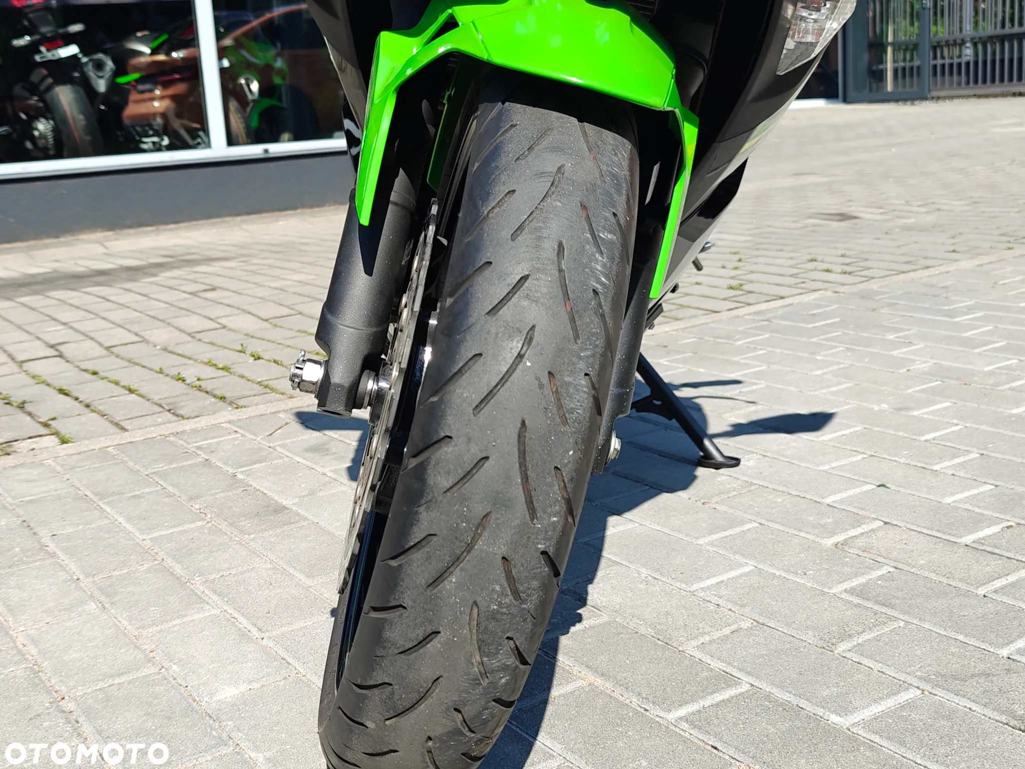 Kawasaki Ninja 400 - 15