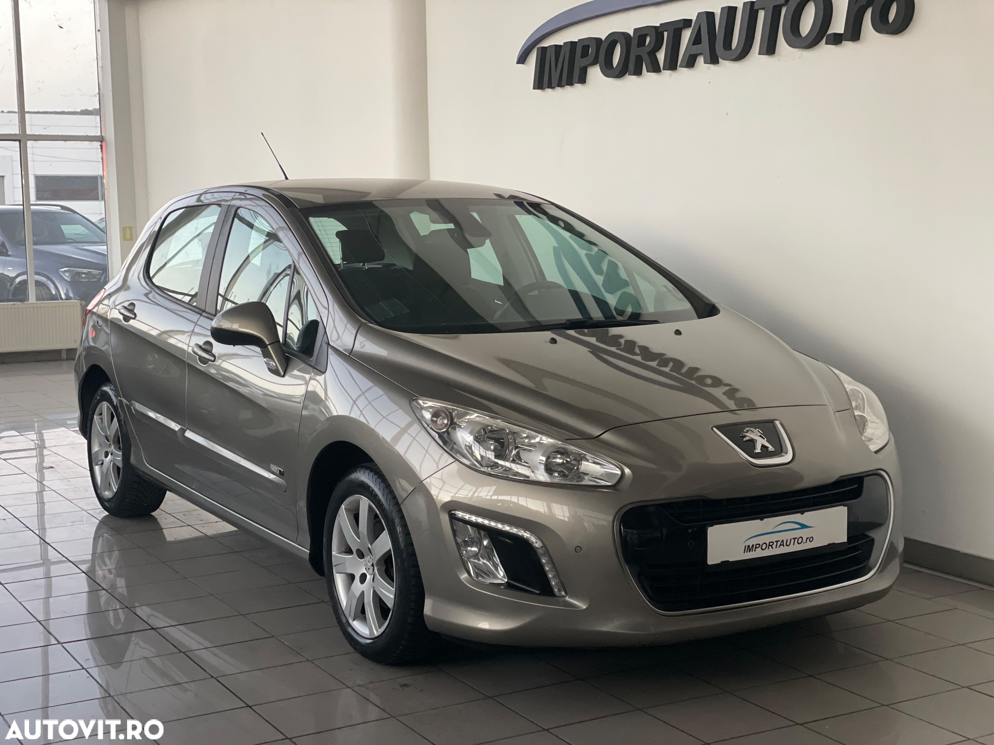 Peugeot 308 120 VTi Style - 33