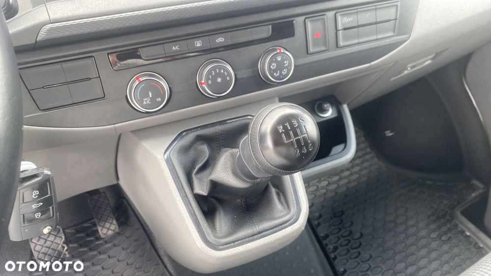 Volkswagen Transporter - 19