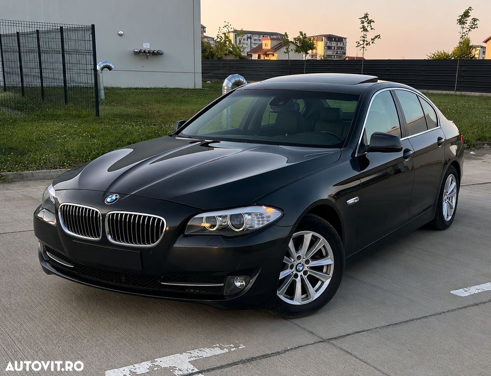 BMW Seria 5 523i Aut. - 4