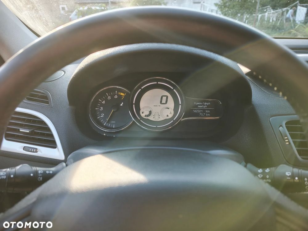 Renault Megane 1.6 16V Color Edition - 8