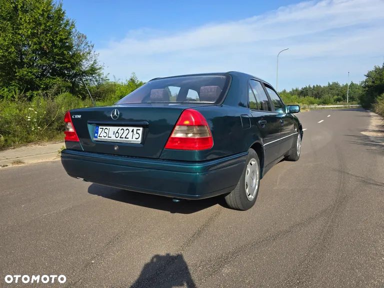 Mercedes-Benz Klasa C 180 Classic - 12