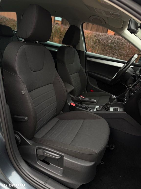 Skoda Octavia 2.0 TDI DSG Style - 33