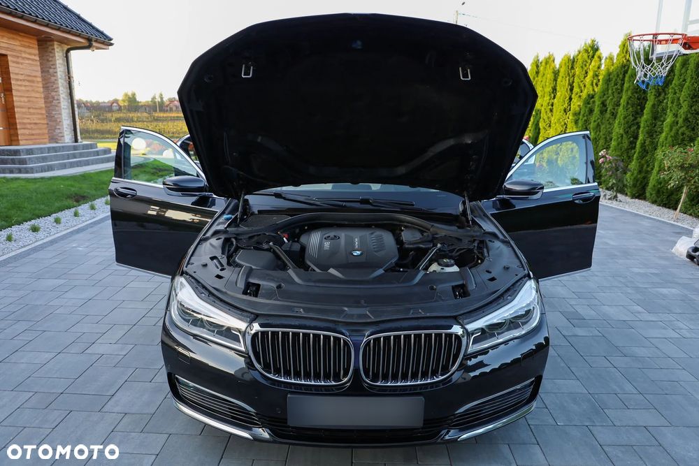 BMW Seria 7 730d xDrive - 28