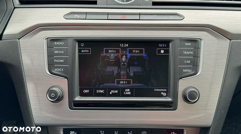 Volkswagen Passat - 34