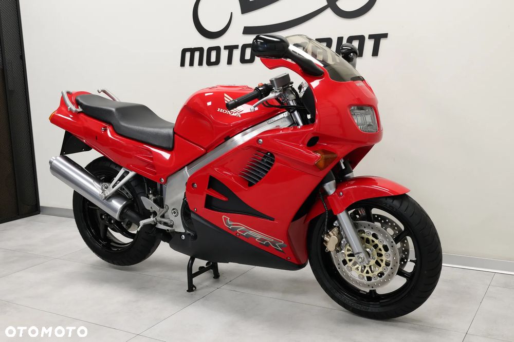 Honda VFR - 4