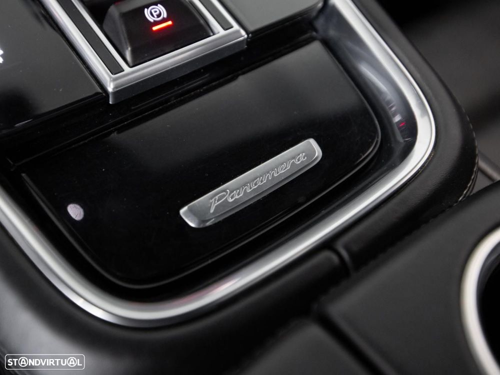 Porsche Panamera 4 S - 32