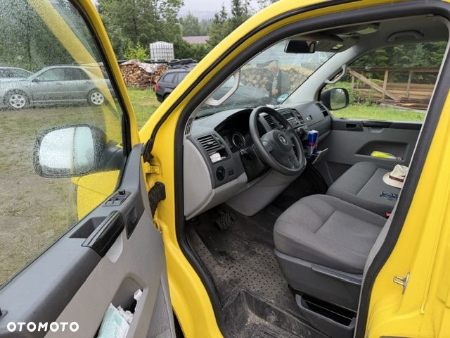 Volkswagen Caravelle - 4