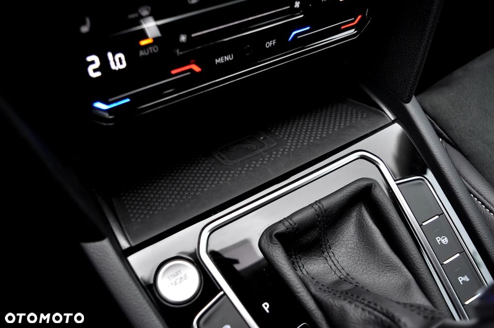 Volkswagen Passat 2.0 TDI EVO Elegance DSG - 28