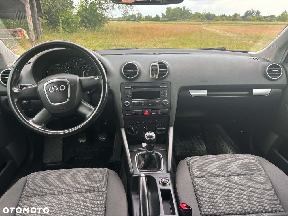 Audi A3 Sportback 1.6 FSI Ambiente - 9
