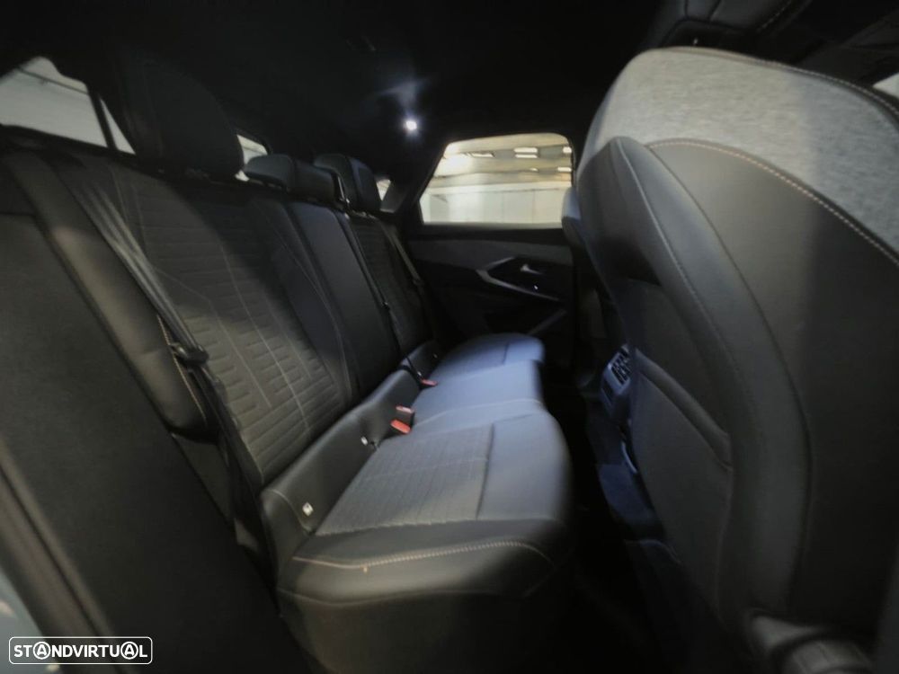 Peugeot 3008 1.2 Hybrid Allure e-DCS6 - 17