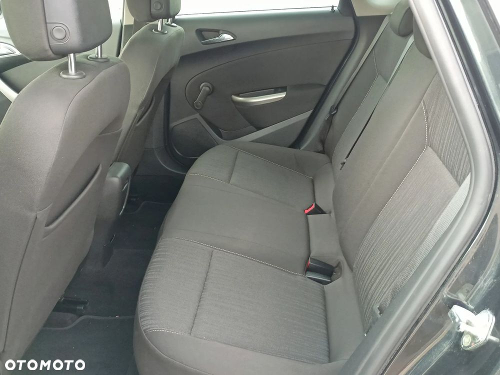 Opel Astra 1.4 Turbo Innovation - 17
