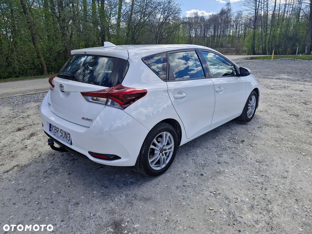 Toyota Auris 1.4 D-4D Active - 9