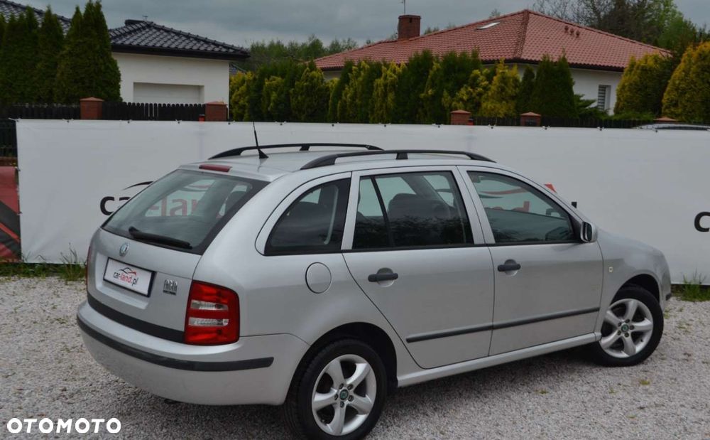 Skoda Fabia 1.4 16V Classic + - 11