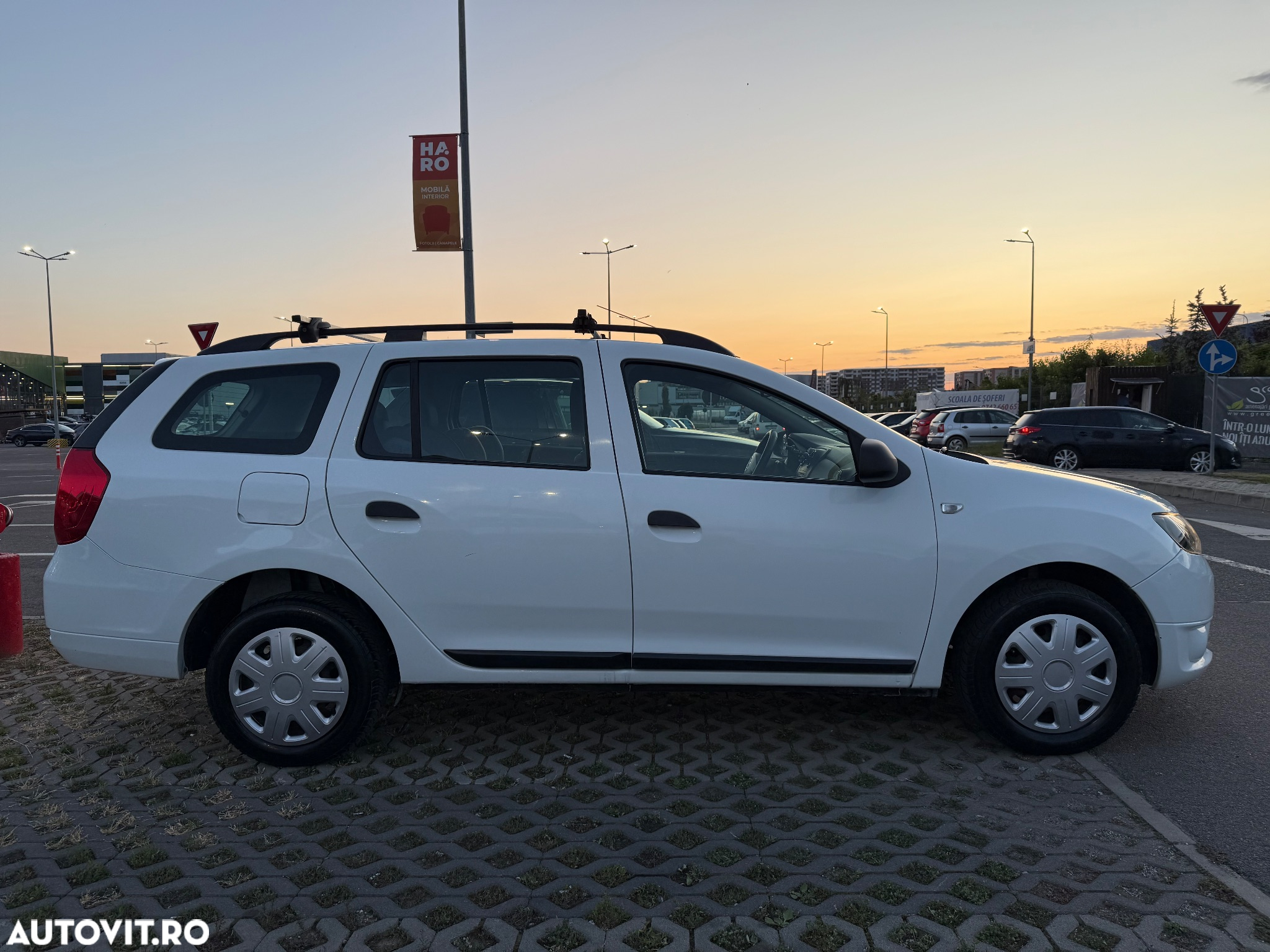 Dacia Logan MCV 1.2 Ambiance - 4