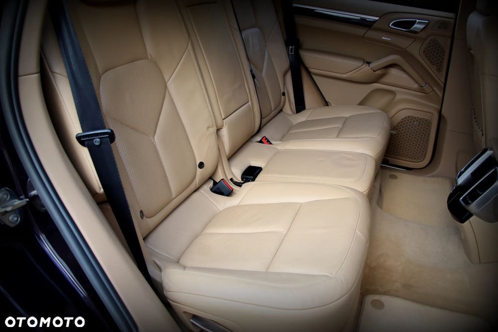 Porsche Cayenne - 16