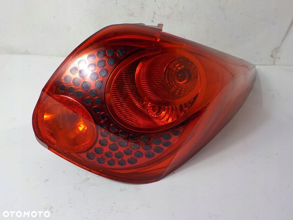 PEUGEOT 207 SW KOMBI LAMPA PRAWA TYŁ TYLNA - 1