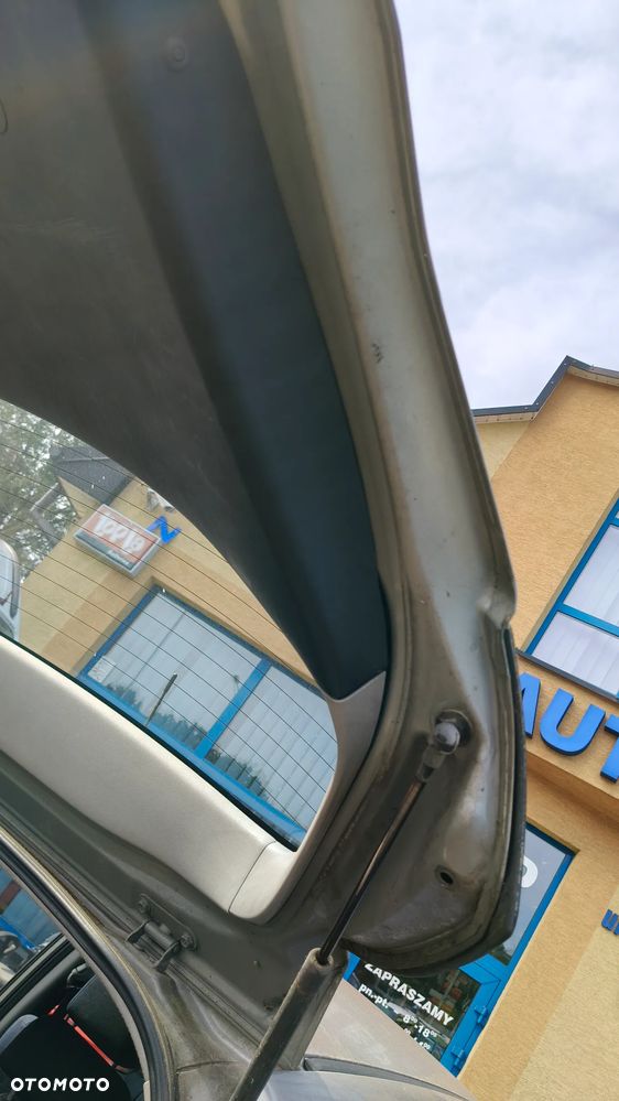 Klapa bagażnika Toyota Corolla Verso 01-04 1D9 - 12