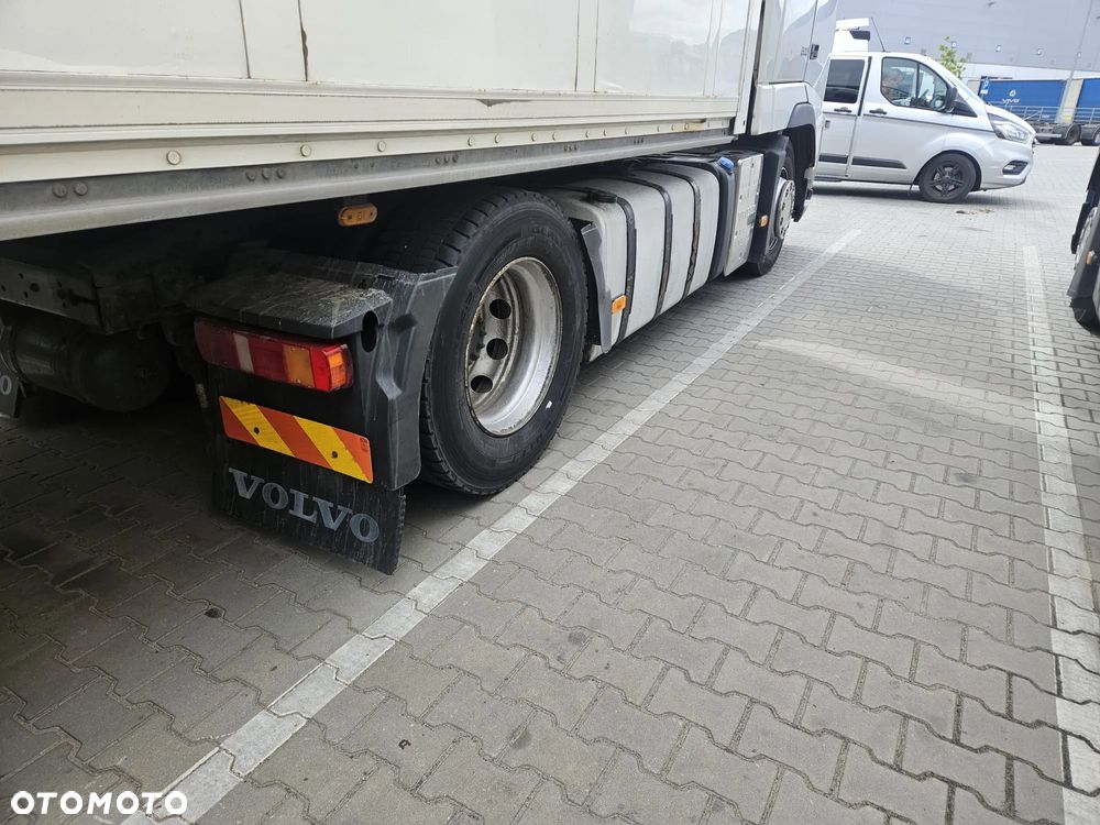 Volvo - 2