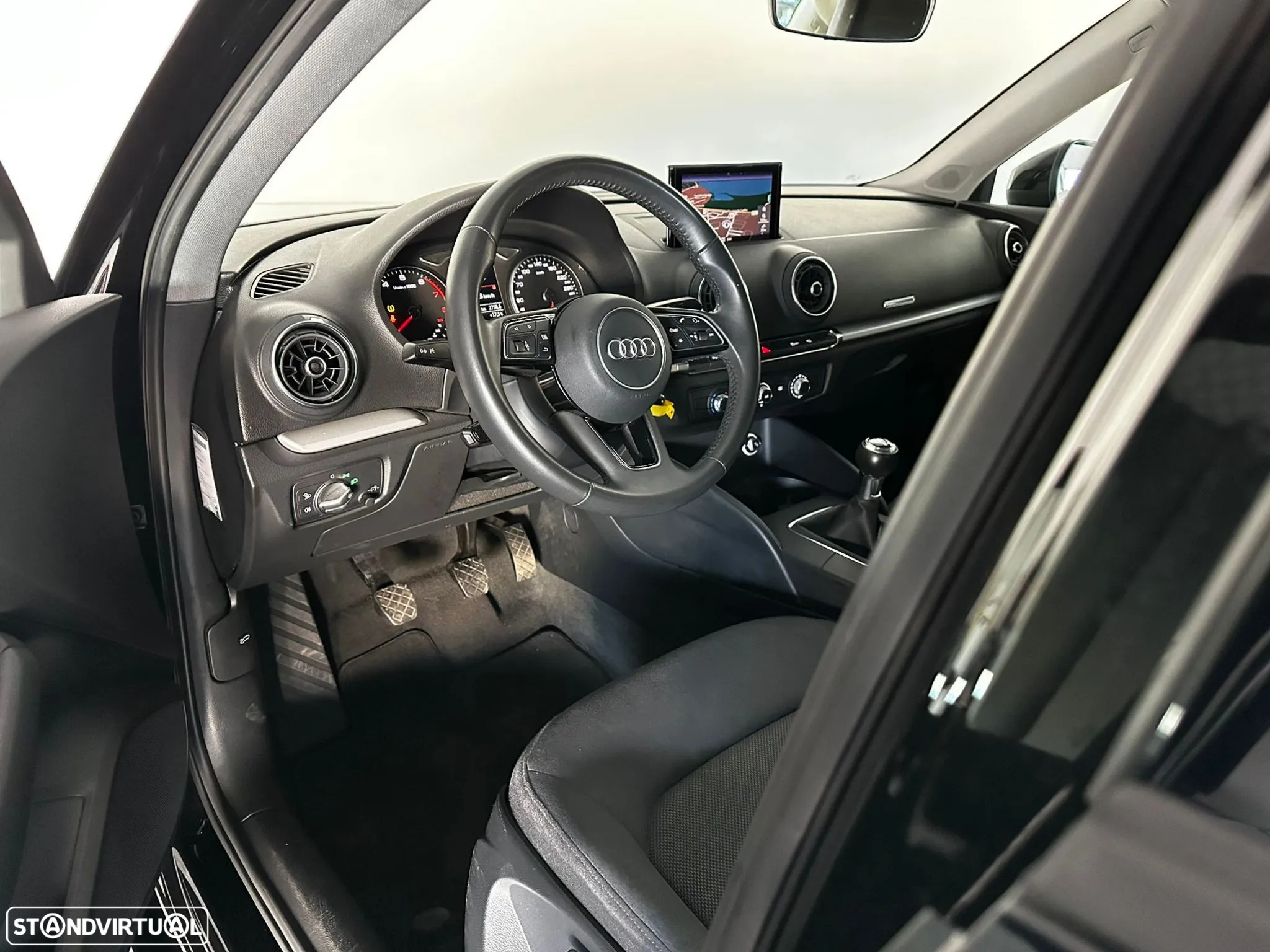 Audi A3 Limousine 30 TFSI design - 14
