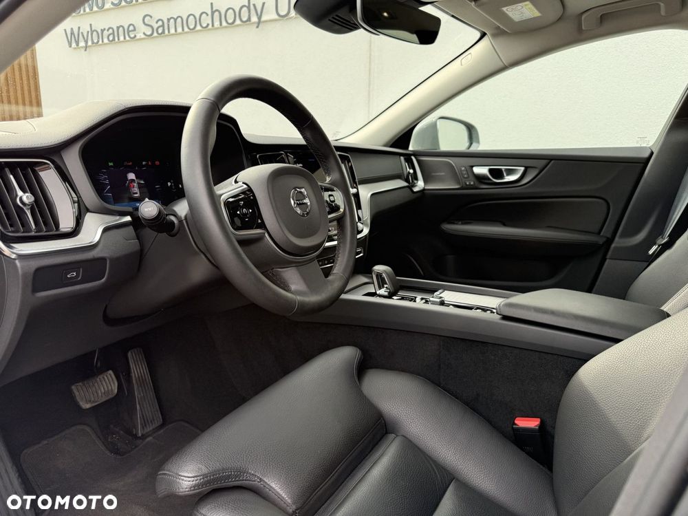 Volvo V60 Cross Country - 14