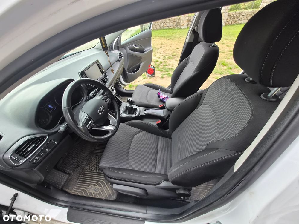 Hyundai i30 1.6 D Comfort - 7