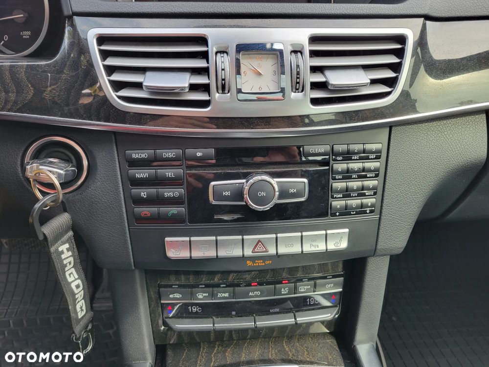 Mercedes-Benz Klasa E 250 BlueTEC 4Matic 7G-TRONIC Avantgarde - 13