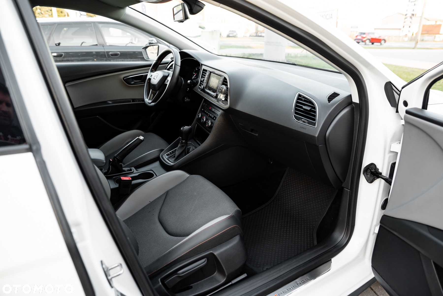 Seat Leon ST 2.0 TDI Start&Stop 4Drive DSG X-Perience - 24