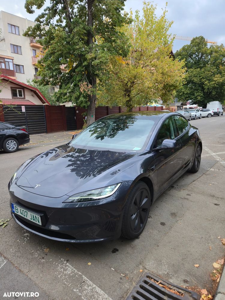 Tesla Model 3 - 9