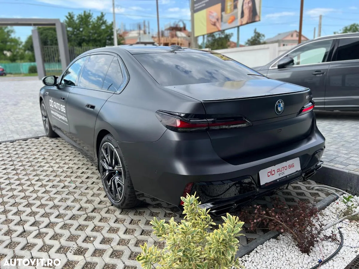 BMW M7 M760e xDrive - 13
