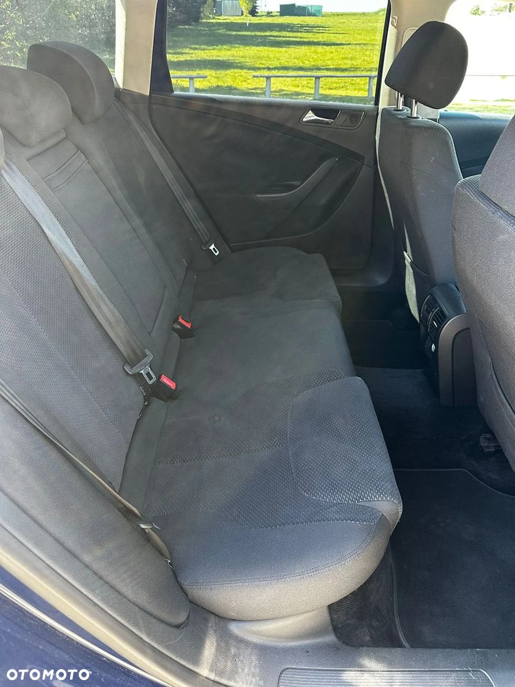 Volkswagen Passat - 9