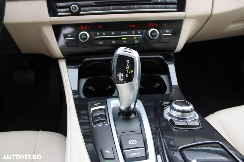BMW Seria 5 520d Aut. - 14