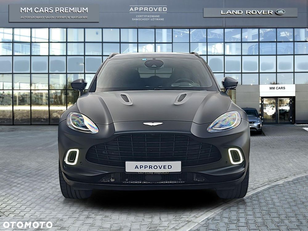 Aston Martin DBX - 8