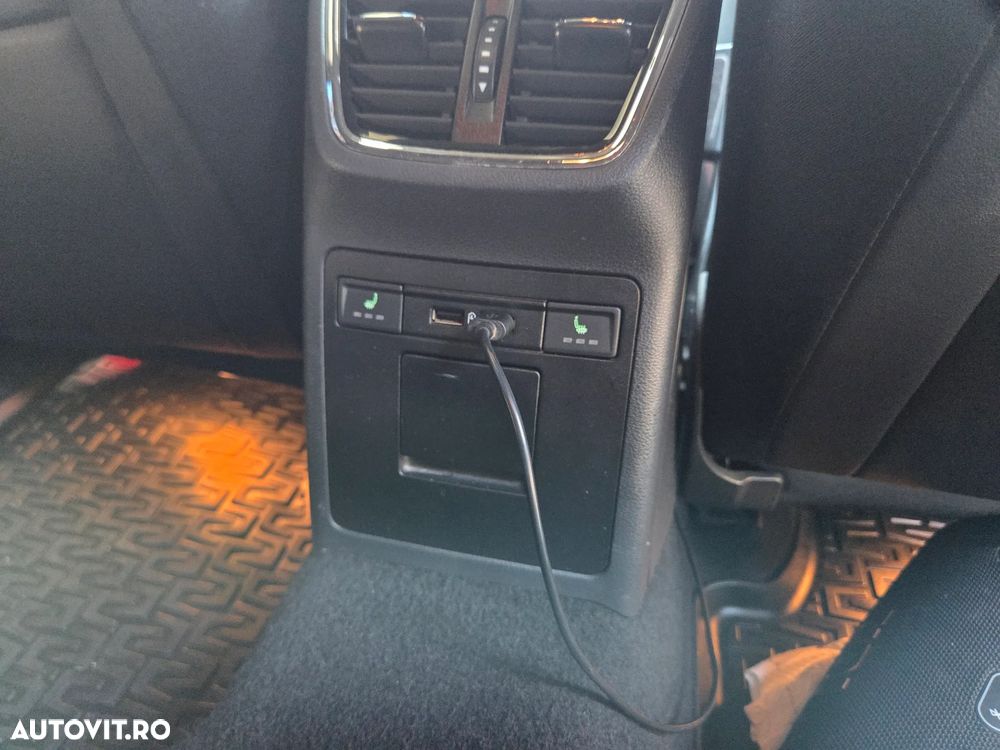 Skoda Octavia 2.0 TDI 4X4 DSG RS - 8