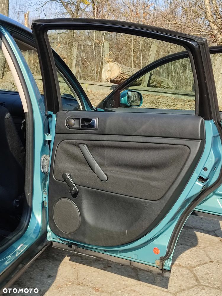 Volkswagen Passat - 14