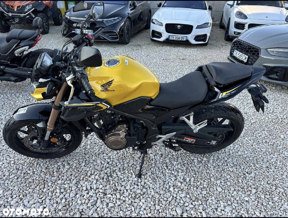 Honda CB - 12