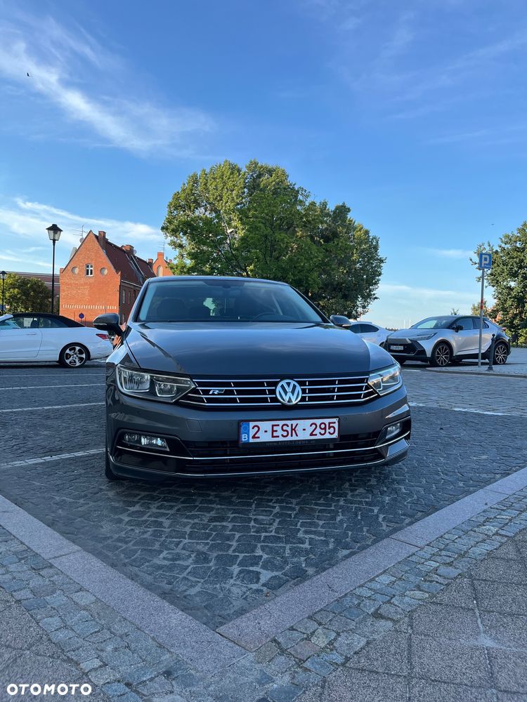 Volkswagen Passat - 11