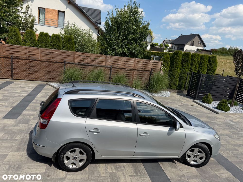 Hyundai i30 1.6 Premium - 11