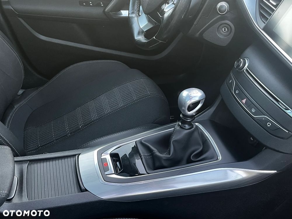 Peugeot 308 BlueHDi FAP 130 Stop & Start Allure Pack - 21