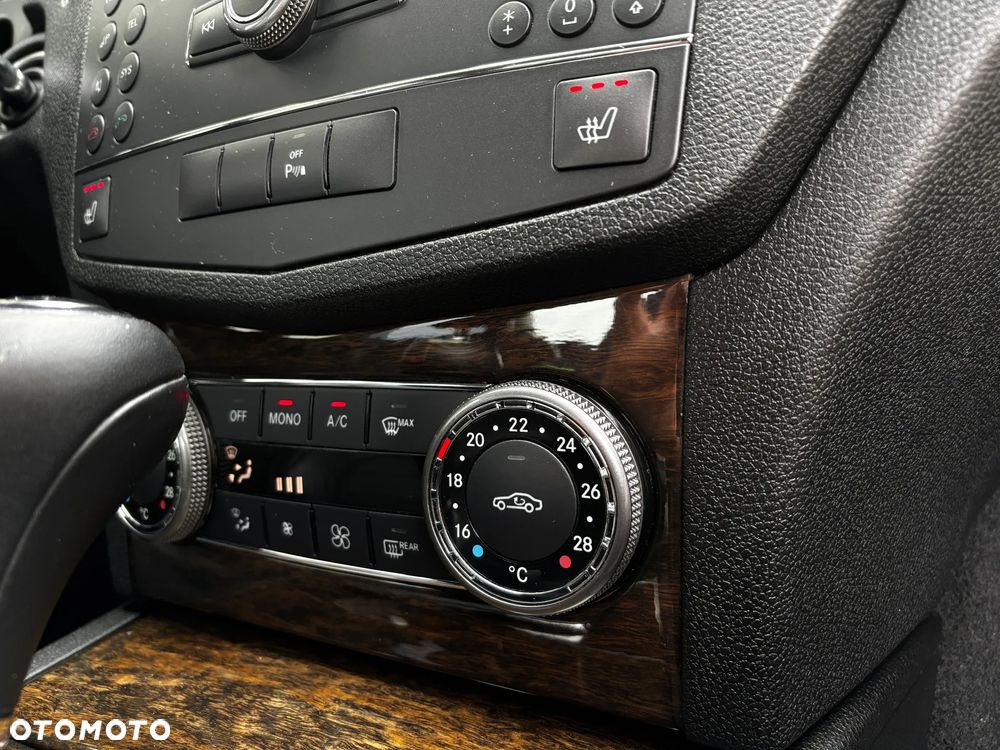 Mercedes-Benz Klasa C - 38