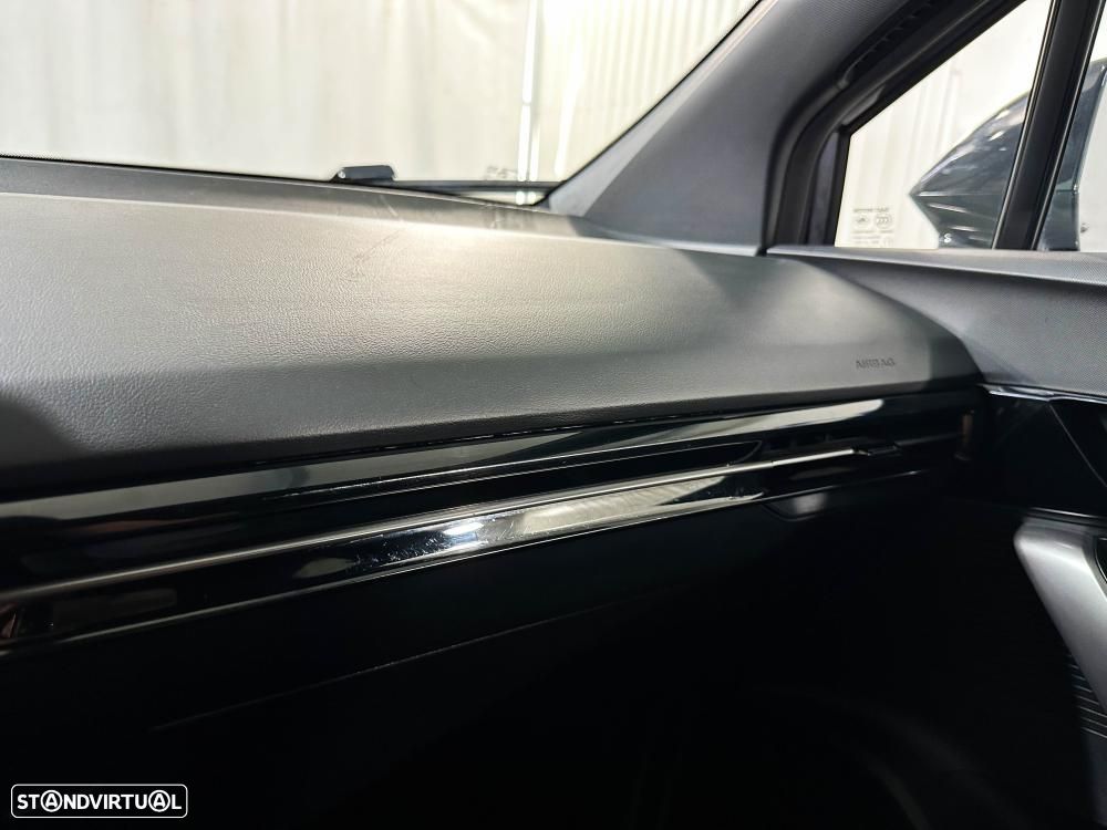 MG MG4 64 kWh Luxury - 37