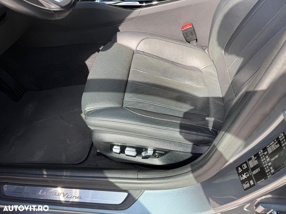 BMW Seria 5 520d Aut. Luxury Line - 9