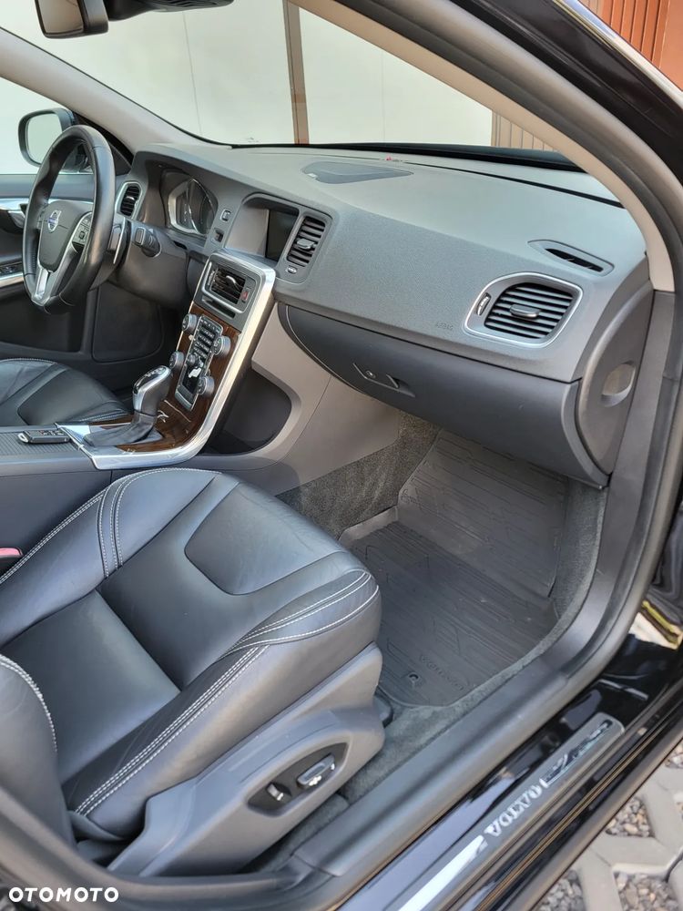 Volvo S60 T6 AWD Geartronic Summum - 24