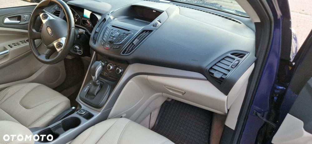 Ford Escape 2.0 EcoBoost AWD Titanium - 30