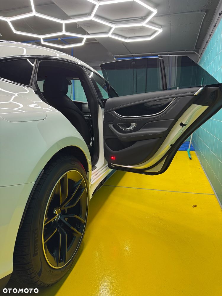 Mercedes-Benz AMG GT 43 4-Matic+ - 17