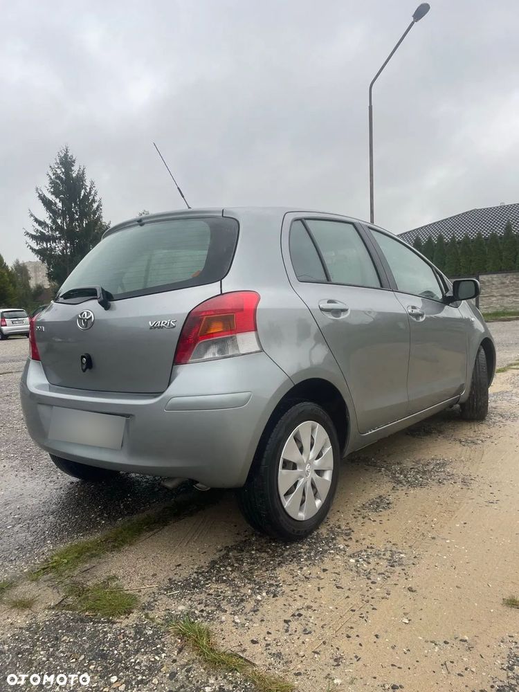 Toyota Yaris ver-1-4-d--4d - 3